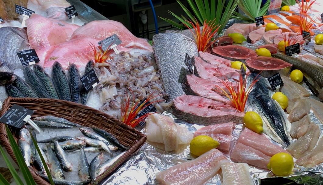 Bayonne in Frankreich nahe am Atlantik - Markthalle fischer Fisch