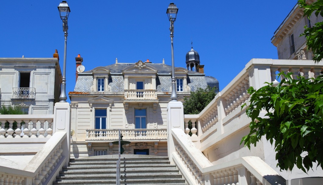 Les Sables-d'Olonne an der Atlantikküste - Treppe zur Altstadt