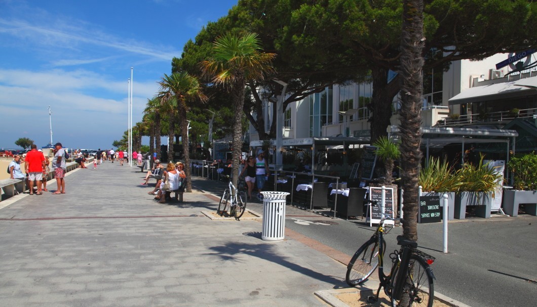 Arcachon an der Atlantikküste - Strandpromenade Plage Thiers