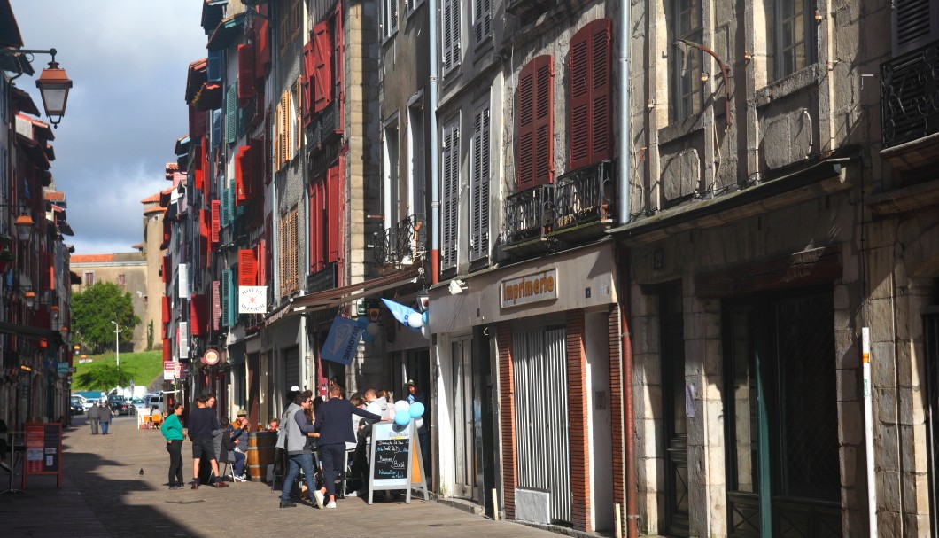 Bayonne in Frankreich nahe am Atlantik - Rue Pannecau Petit Bayonne