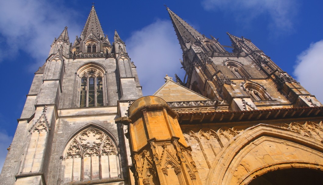 Bayonne in Frankreich nahe am Atlantik - Kathedrale