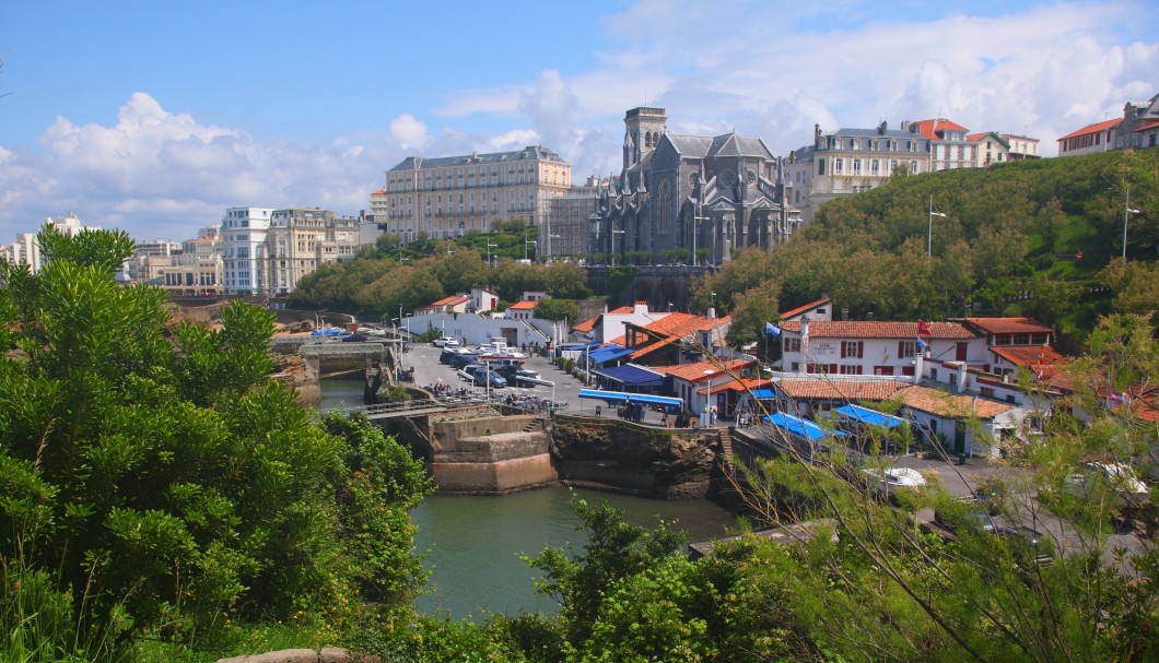 Urlaub Frankreich Atlantik - Biarritz alter Hafen und Stadtbild