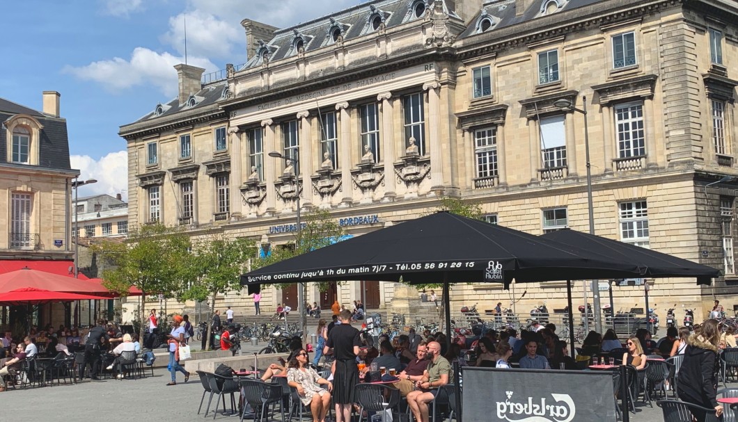 Bordeaux in Frankreich nahe am Atlantik - Place de la Victoire Universität