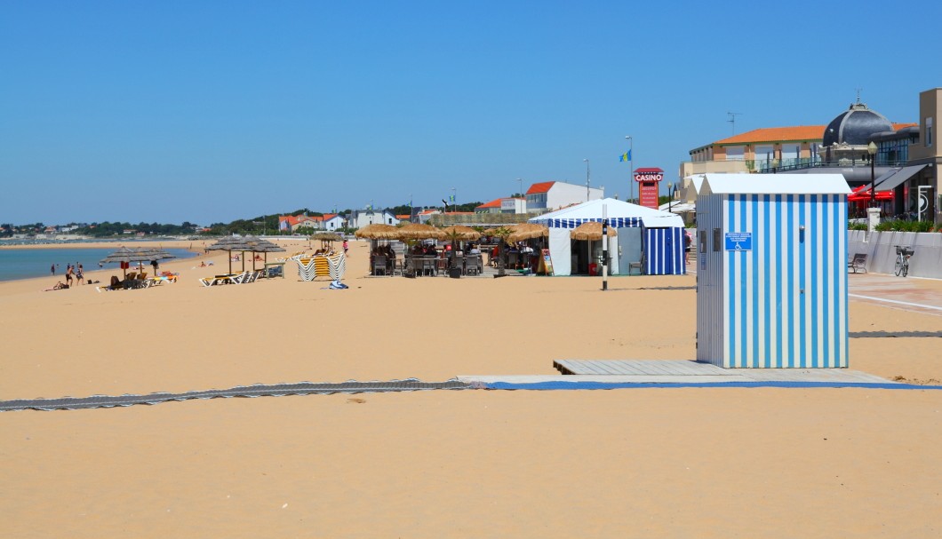 Châtelaillon-Plage an der Atlantikküste - Strand Richtung Casino