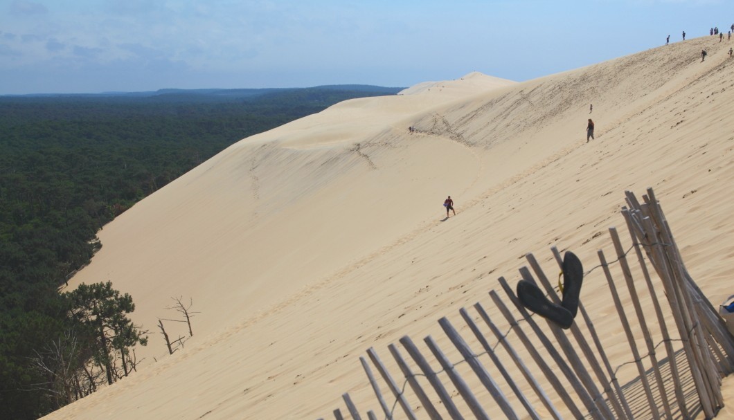 Die Dune de Pilat an der Atlantikküste - Blick von oben auf Treppe