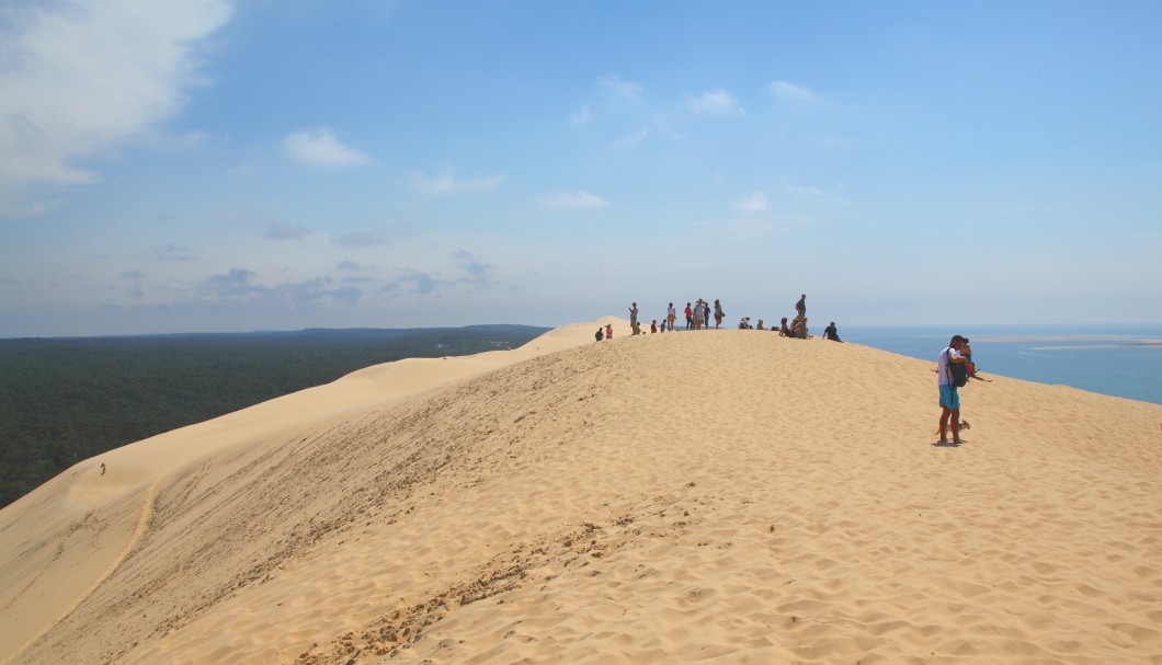 Die Dune de Pilat an der Atlantikküste - Blick von oben längs der Düne