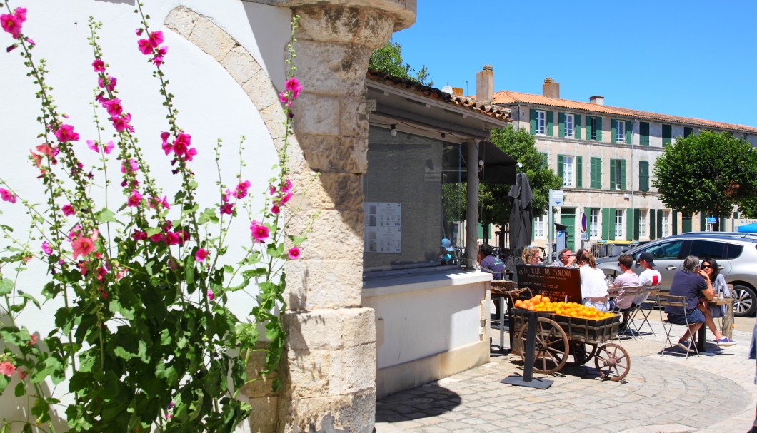 Île de Ré Frankreich Atlantik - Ars-en-Ré Place Carnot