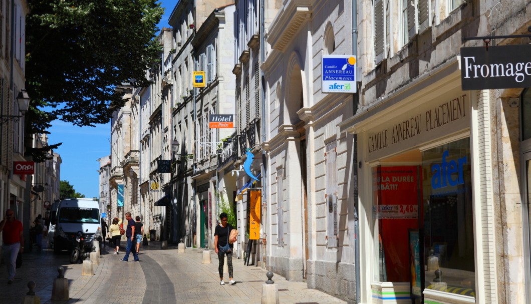 La Rochelle an der Atlantikküste - Altstadt Einkaufsstraße