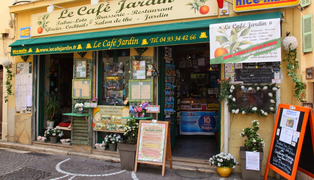 Antibes - Café Jardin Fassade