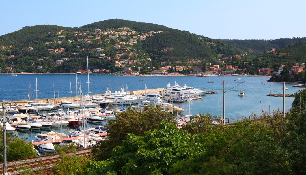 Corniche Esterel-Gebirge - Théoule-sur-Mer Hafen