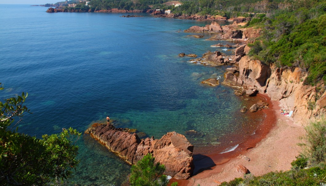 Corniche Esterel-Gebirge - Steinstrand