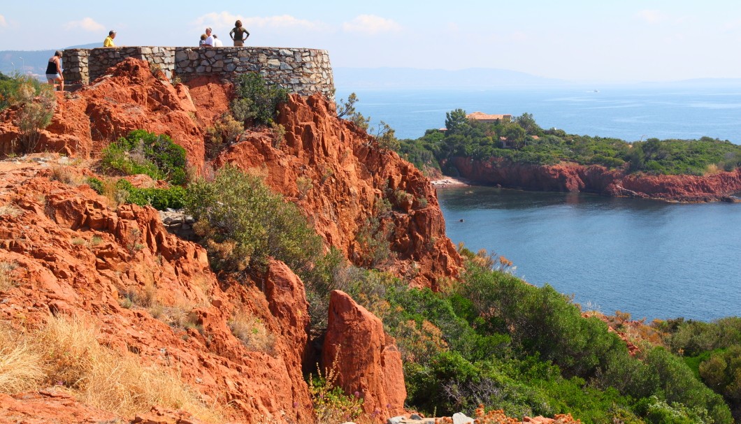 Corniche Esterel-Gebirge - Pointe du Cap Roux: Befestigung 