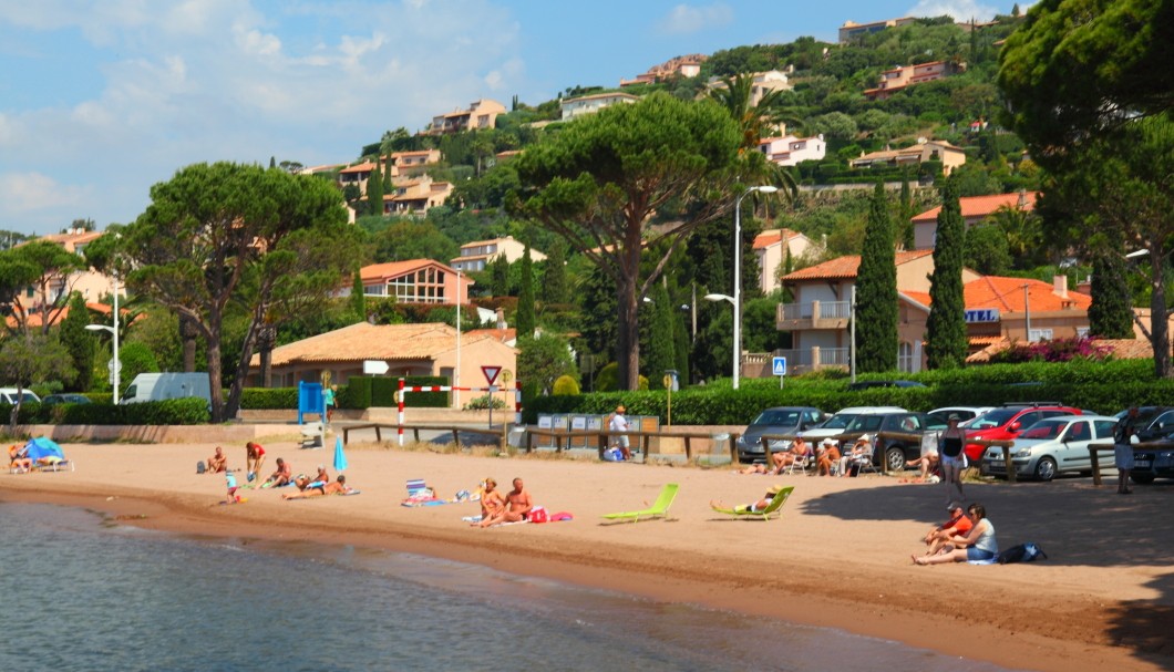 Corniche Esterel-Gebirge - Agay Strand