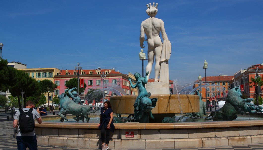 Nizza - Place Masséna Sonnen-Brunnen Rückseite