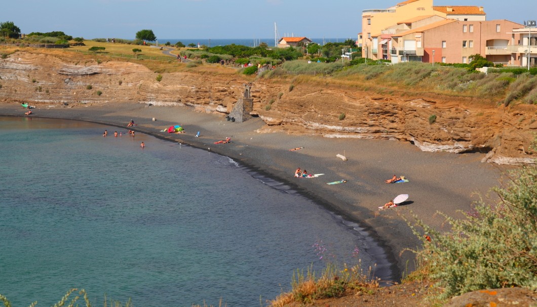 Cap d'Agde in Südfrankreich am Meer - Vieux Cap Strand Basalt