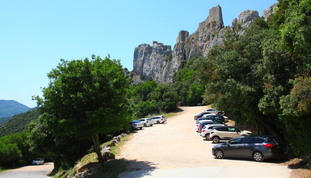 Peyrepertuse in Südfrankreich - Parkplatz