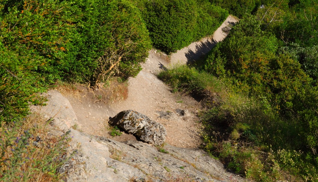 Peyrepertuse in Südfrankreich - Fußweg 2