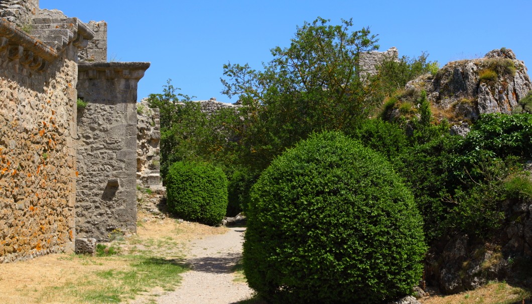 Peyrepertuse in Südfrankreich - Burg unten 1