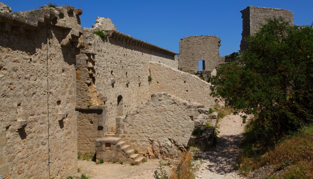 Peyrepertuse in Südfrankreich - Burg oben 1