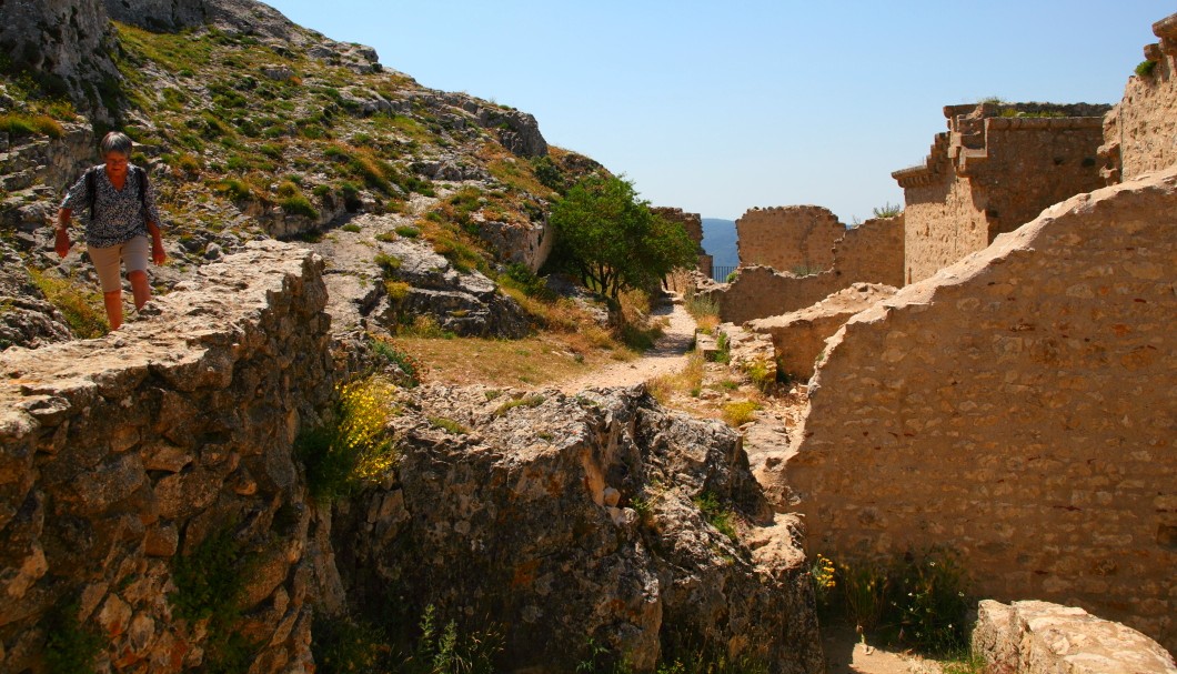 Peyrepertuse in Südfrankreich - Burg oben3