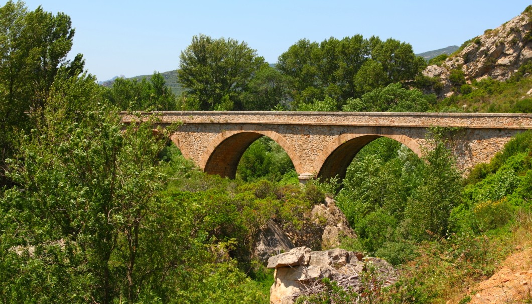 Corbières in Südfrankreich - Brücke