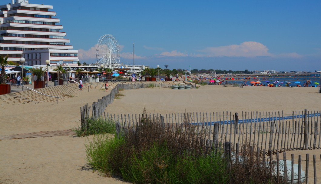 La Grande-Motte in Südfrankreich am Meer - Strand 1