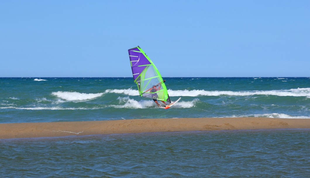 Le Barcarès in Südfrankreich am Meer - Windsurfer