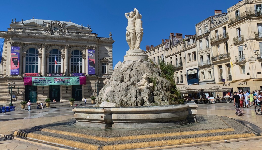 Montpellier in Südfrankreich - Opéra und Brunnen der drei Grazien