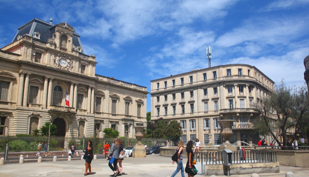 Montpellier in Südfrankreich - Place Martyrs de la Résistance, Préfecture de l'Hérault, Poste