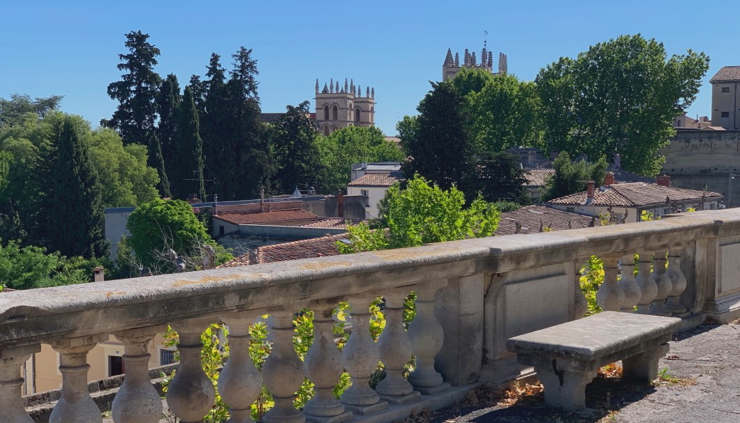 Montpellier in Südfrankreich - Promenade du Peyrou, Blick auf Kathedrale