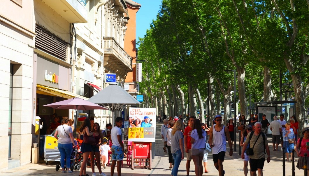 Narbonne in Südfrankreich - Cours de la République
