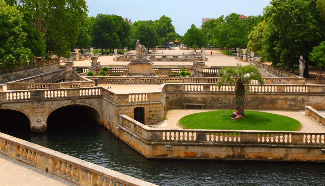 Nîmes in Südfrankreich - Gärten Jardins de la Fontaine 2