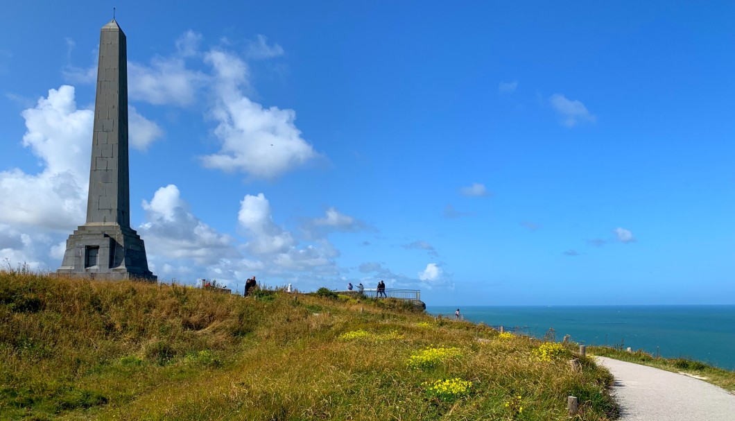 Cap Blanc Nez in Nordfrankreich am Meer - Obelisk