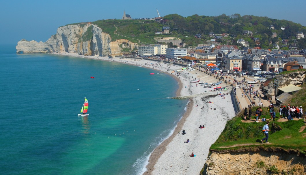 Étretat in der Normandie am Meer - Panorama