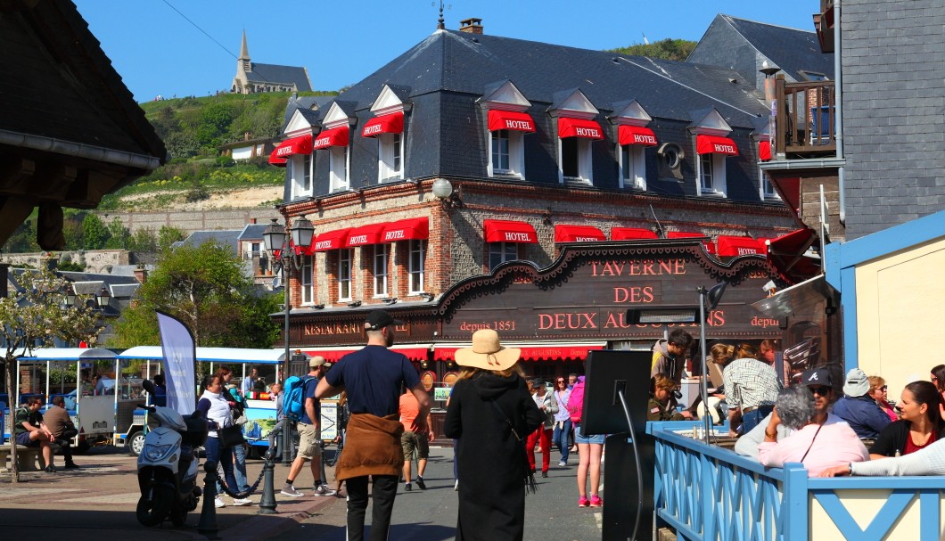 Étretat in der Normandie am Meer - Tourismus