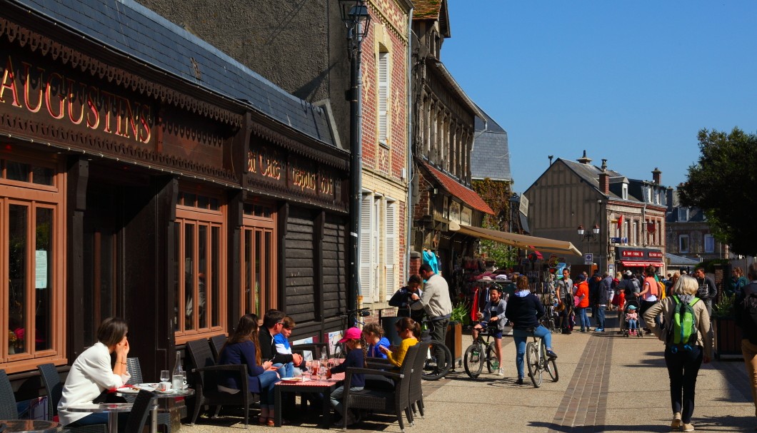 Étretat in der Normandie am Meer - Tourismus 3