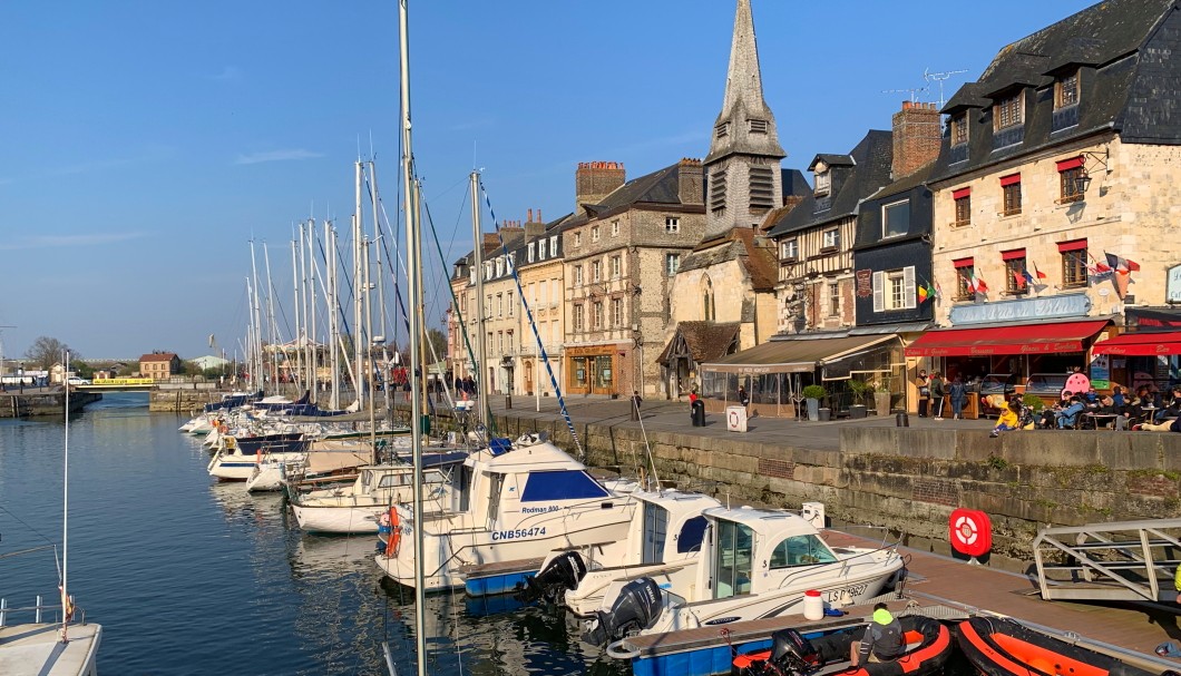 Honfleur in der Normandie am Meer - altes Hafenbecken 4