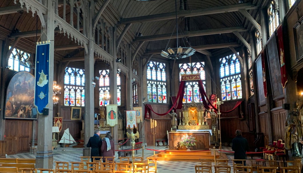 Honfleur in der Normandie am Meer - Holzkirche innen