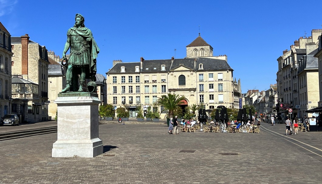 Normandie Urlaub in Caen - Place Saint-Sauveur