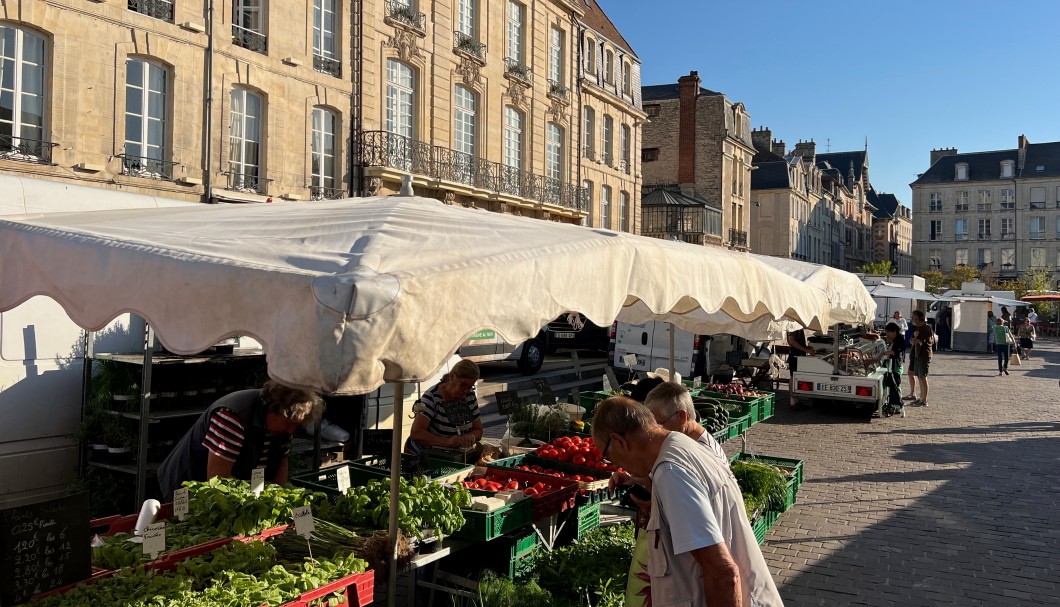 Normandie Urlaub in Caen - Place Saint-Sauveur