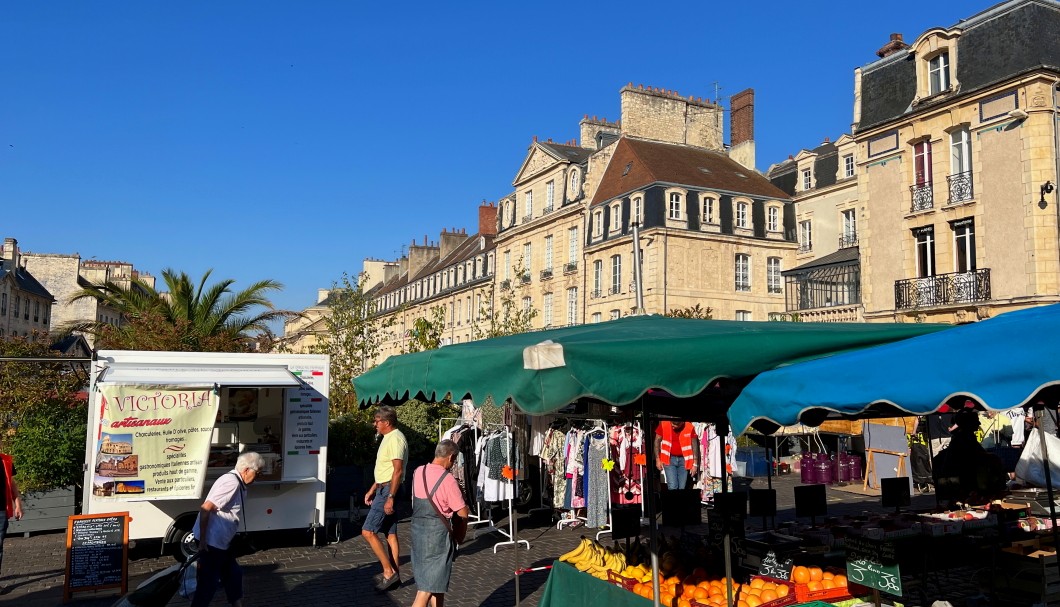 Normandie Urlaub in Caen - Place Saint-Sauveur