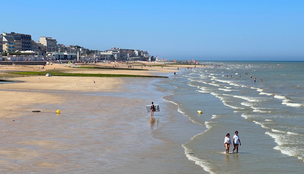 Normandie-Urlaub am Meer - Promenade Luc-sur-Mer