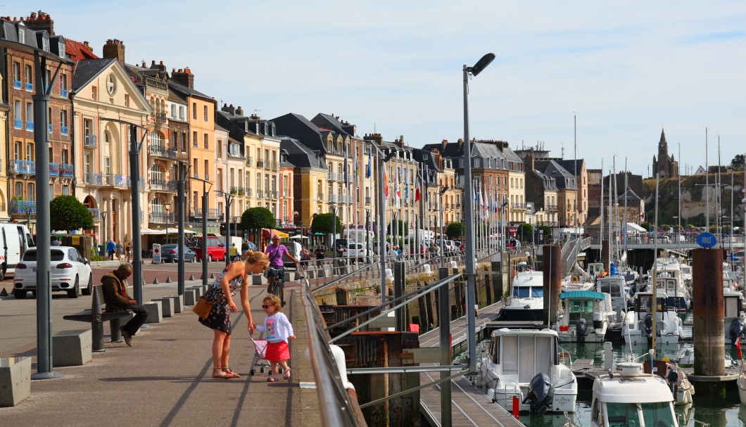 Dieppe - Häuserzeile jachthafen
