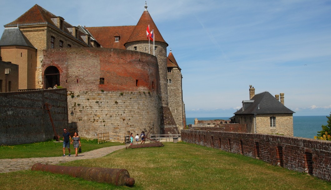 Dieppe - Festung Außenhof Meer