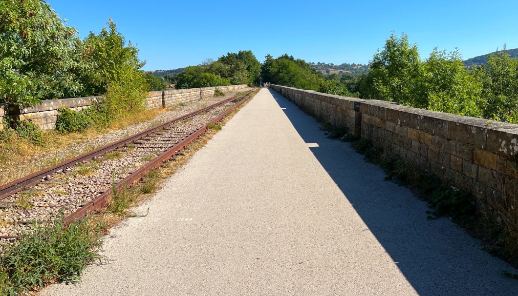 Normandie Urlaub in Clécy - Fahrbahn Viadukt 