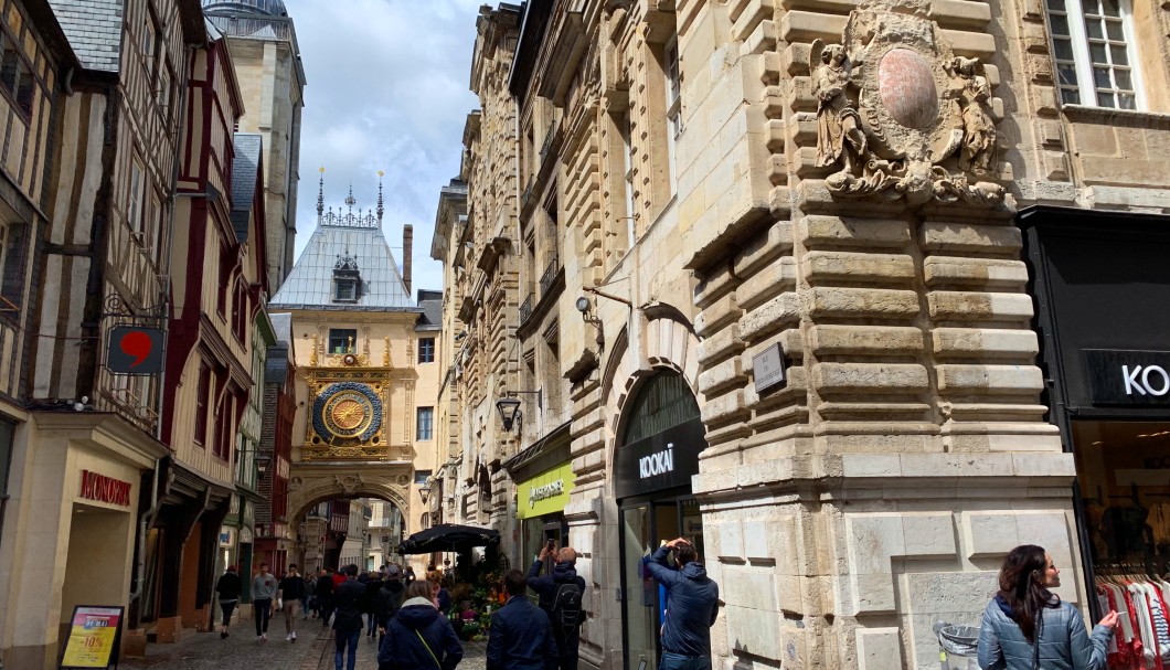 Normandie Urlaub in Rouen - Rue du Gros Horloge