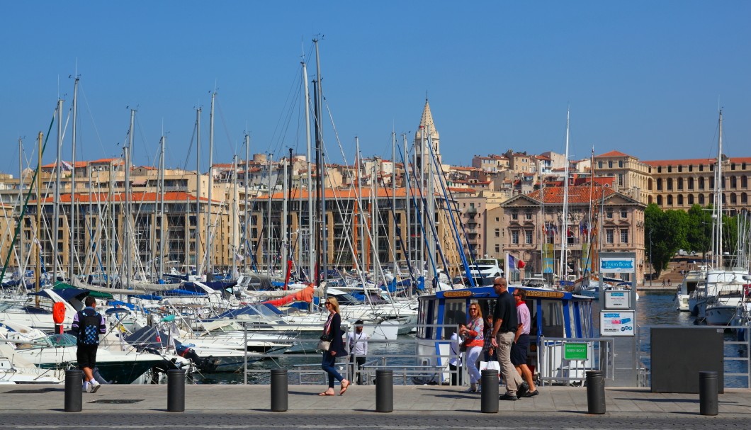 Marseille - anderen Seite des Hafenbeckens